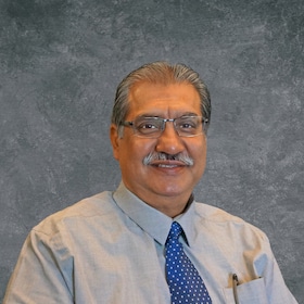 Staff member Alfonso Lugo from ID_2b87be861797
