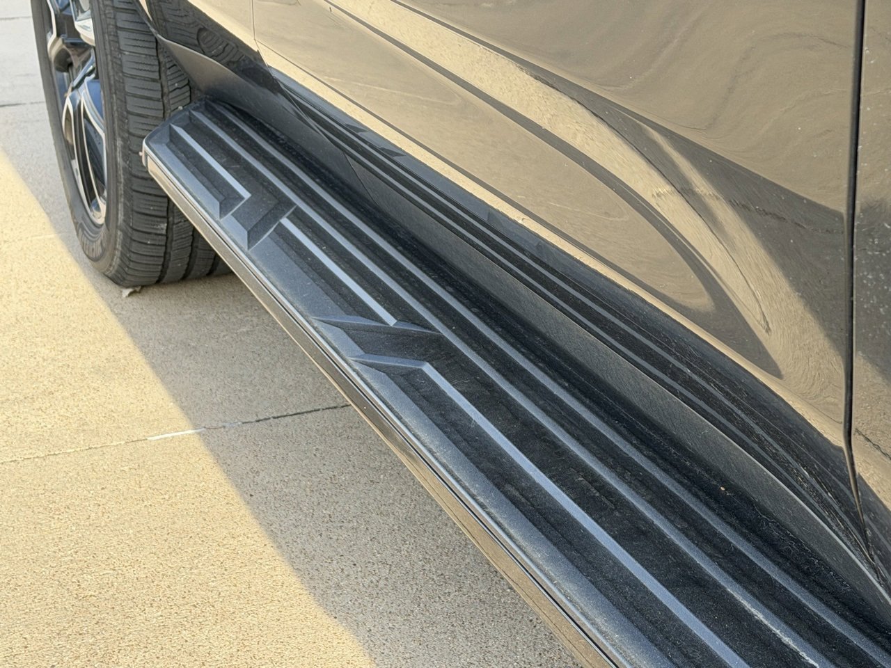 2022 Chevrolet Tahoe RST photo 3