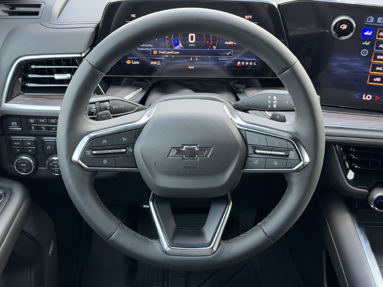 2026 Chevrolet Suburban Z71 - Photo 12