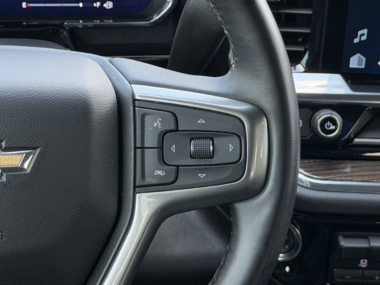 2024 Chevrolet Silverado 1500 LT - Photo 13