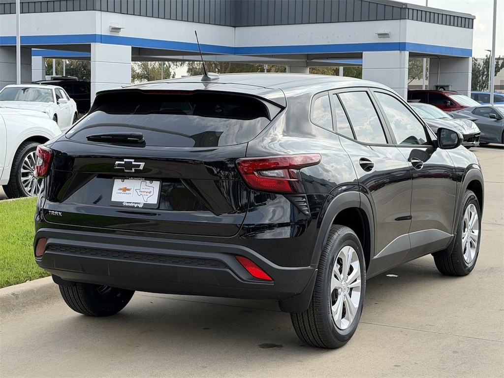 New 2026 Chevrolet Trax LS SUV