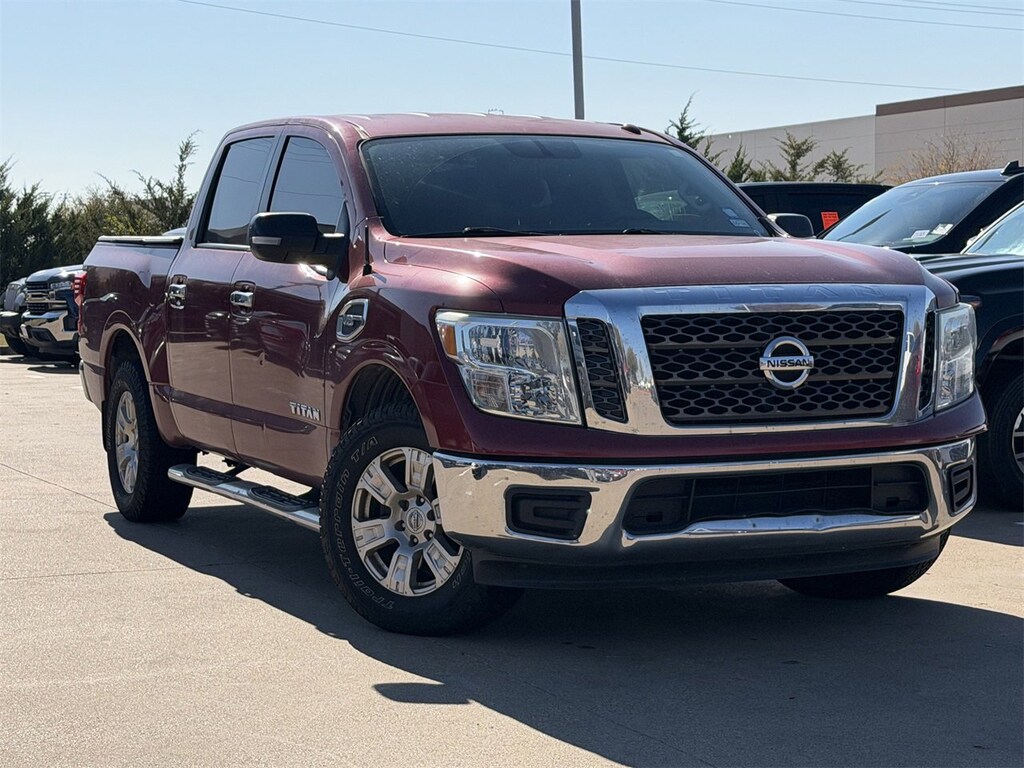 Used 2017 Nissan Titan SV Truck Crew Cab