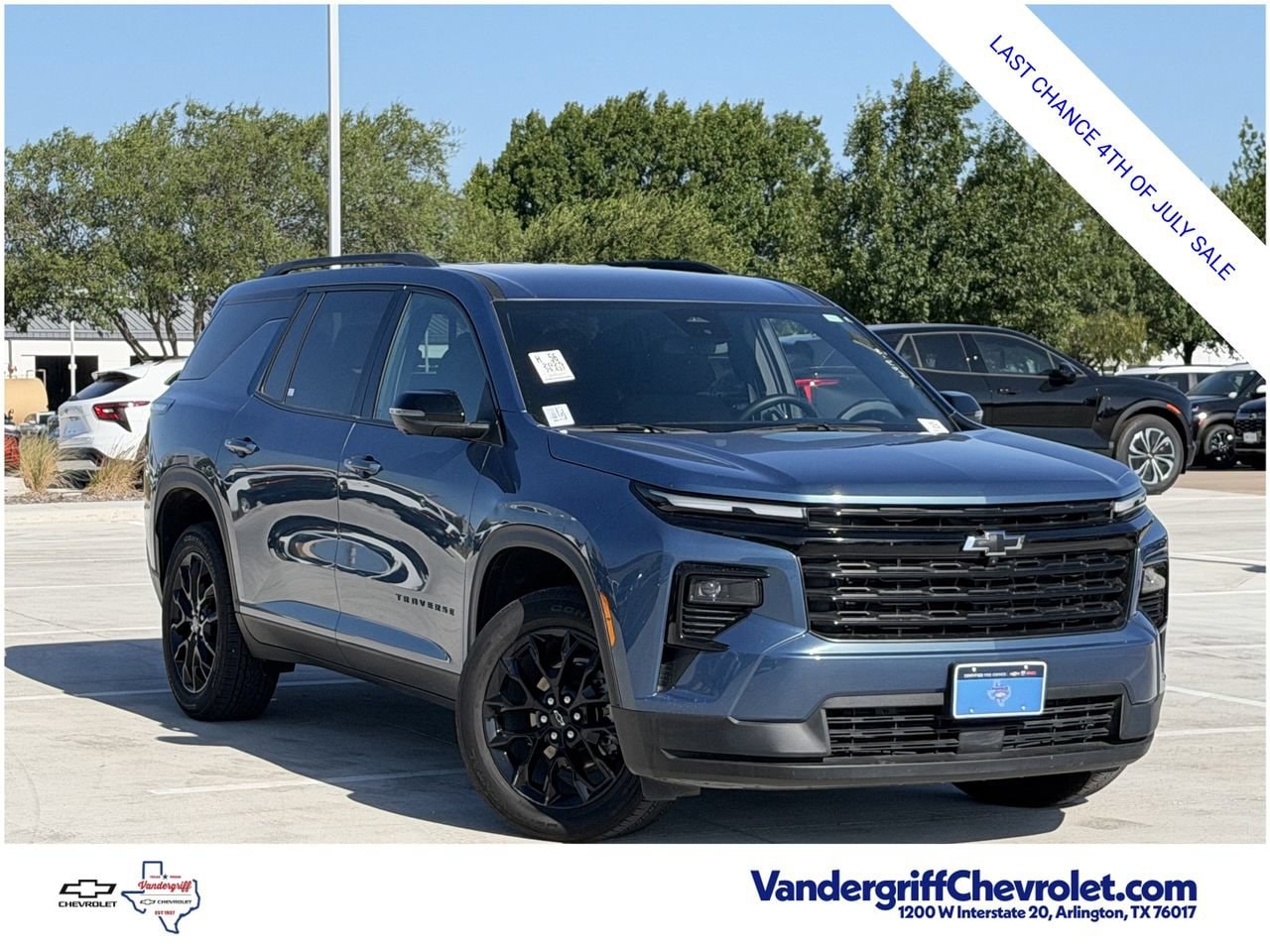 2025 Chevrolet Traverse LT - Photo 2