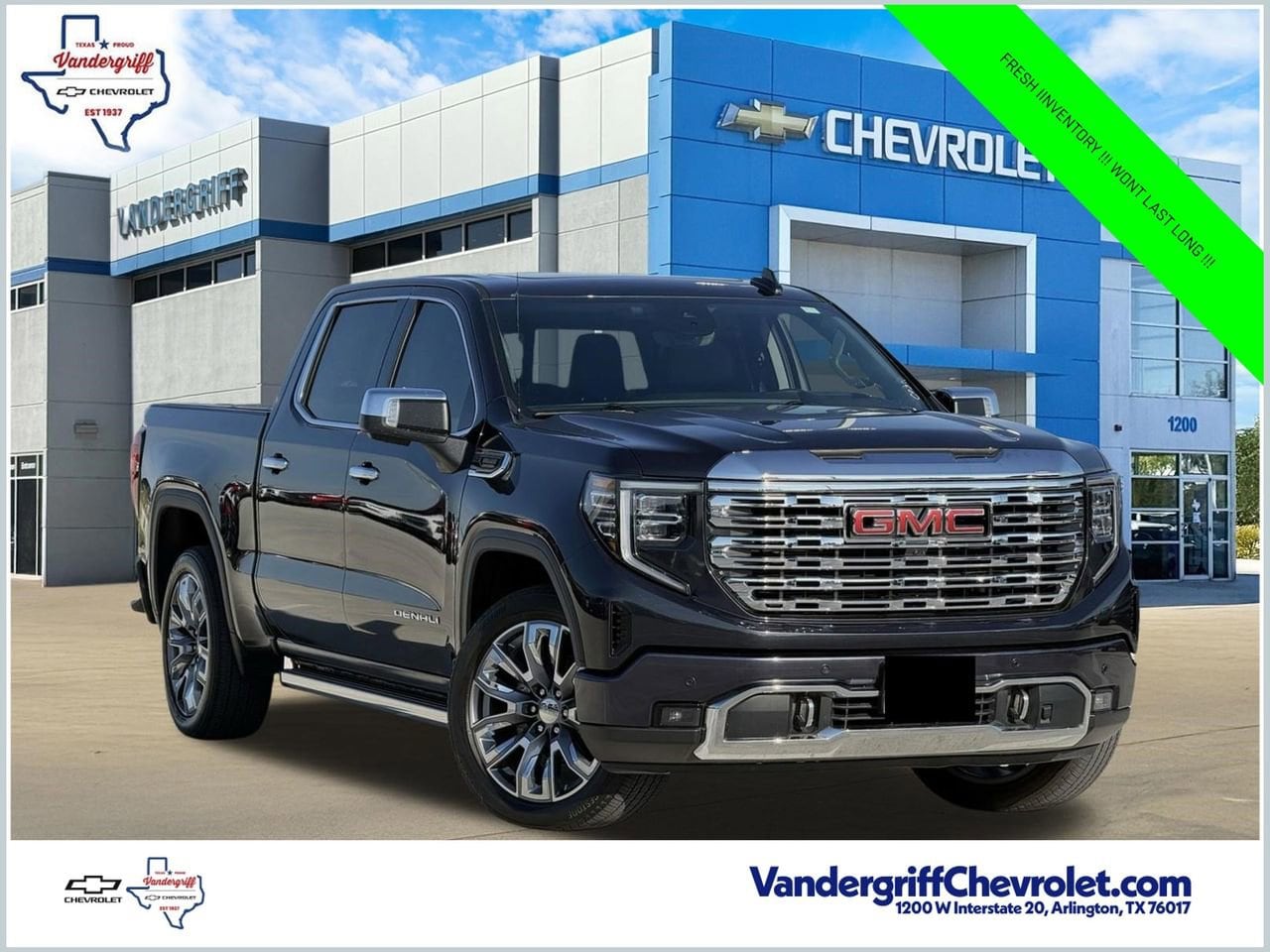 2023 GMC Sierra 4WD Crew Cab Short Box Denali's photo