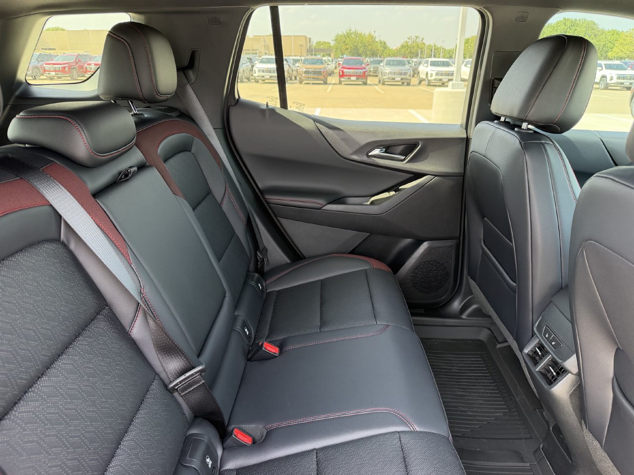 2027 Chevrolet Equinox RS - Photo 26