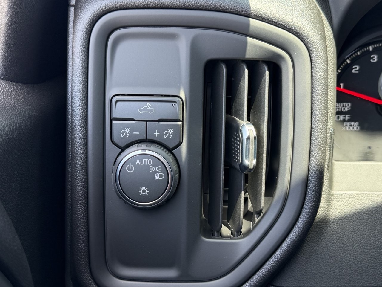 2026 Chevrolet Silverado 1500 Custom - Photo 18