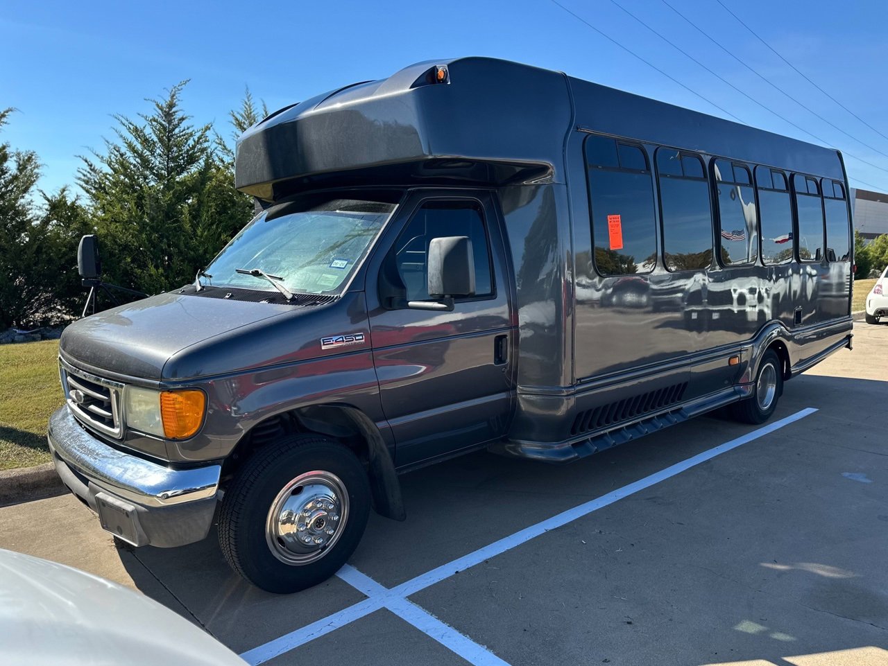 2007 Ford E-450 photo 3