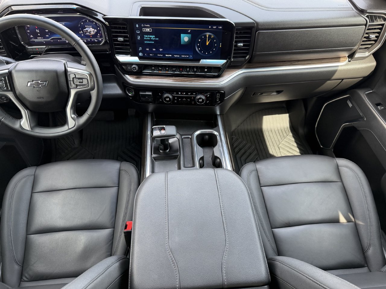 2025 Chevrolet Silverado 1500 LT Trail Boss - Photo 10