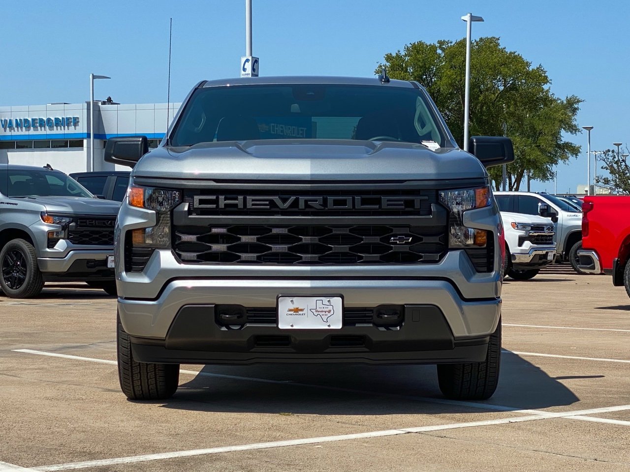 2026 Chevrolet Silverado 1500 Custom photo 2