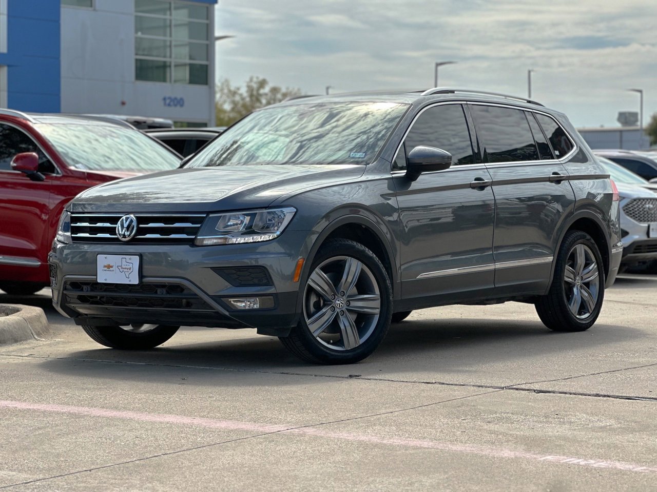 2021 Volkswagen Tiguan SE photo 2