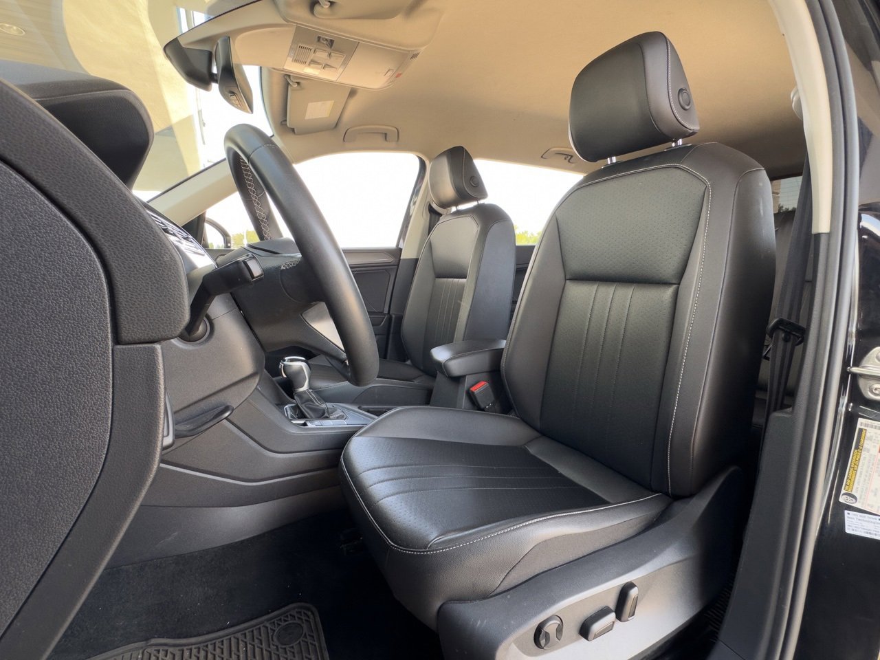 2022 Volkswagen Tiguan SE photo 4