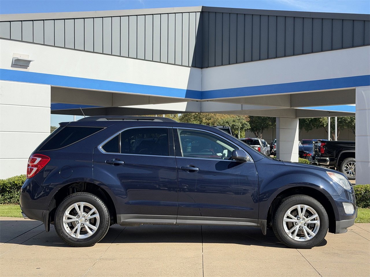 2016 Chevrolet Equinox LT photo 3