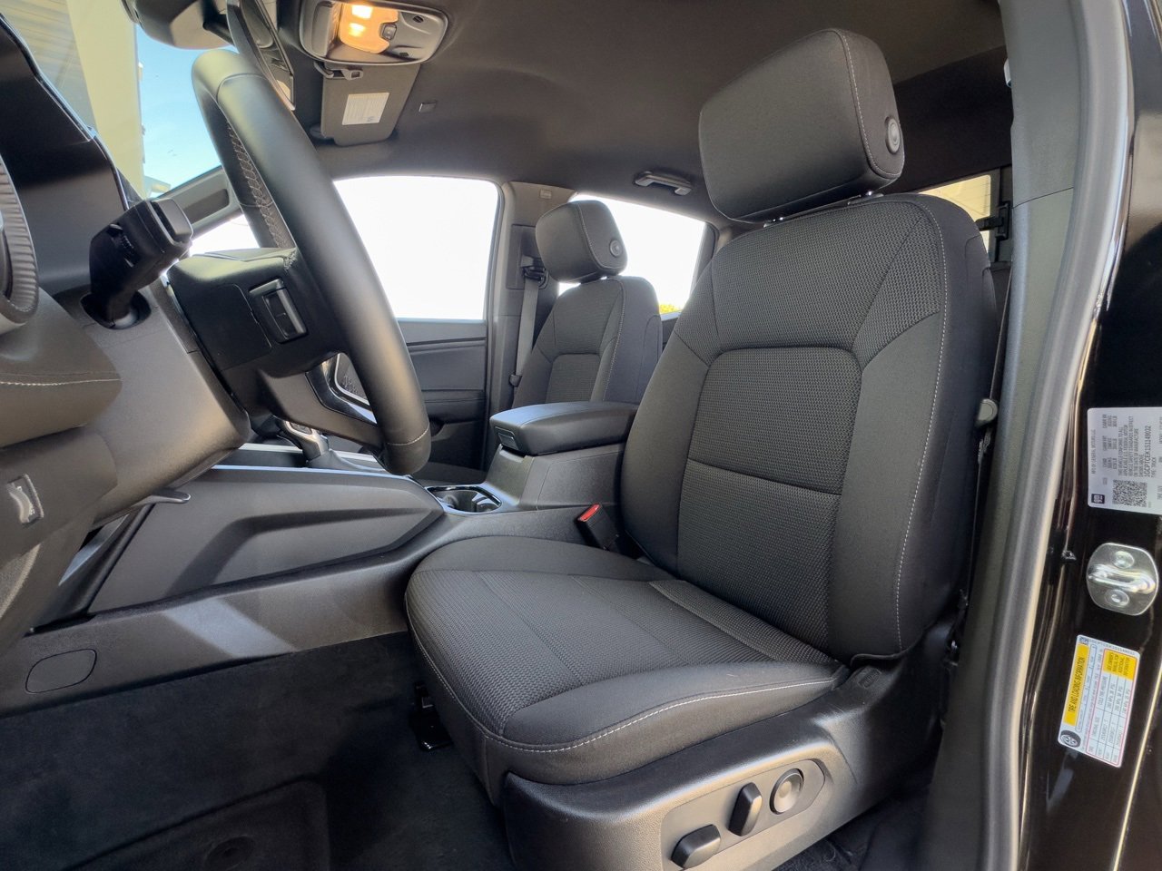 2025 Chevrolet Colorado Work Truck LT photo 4