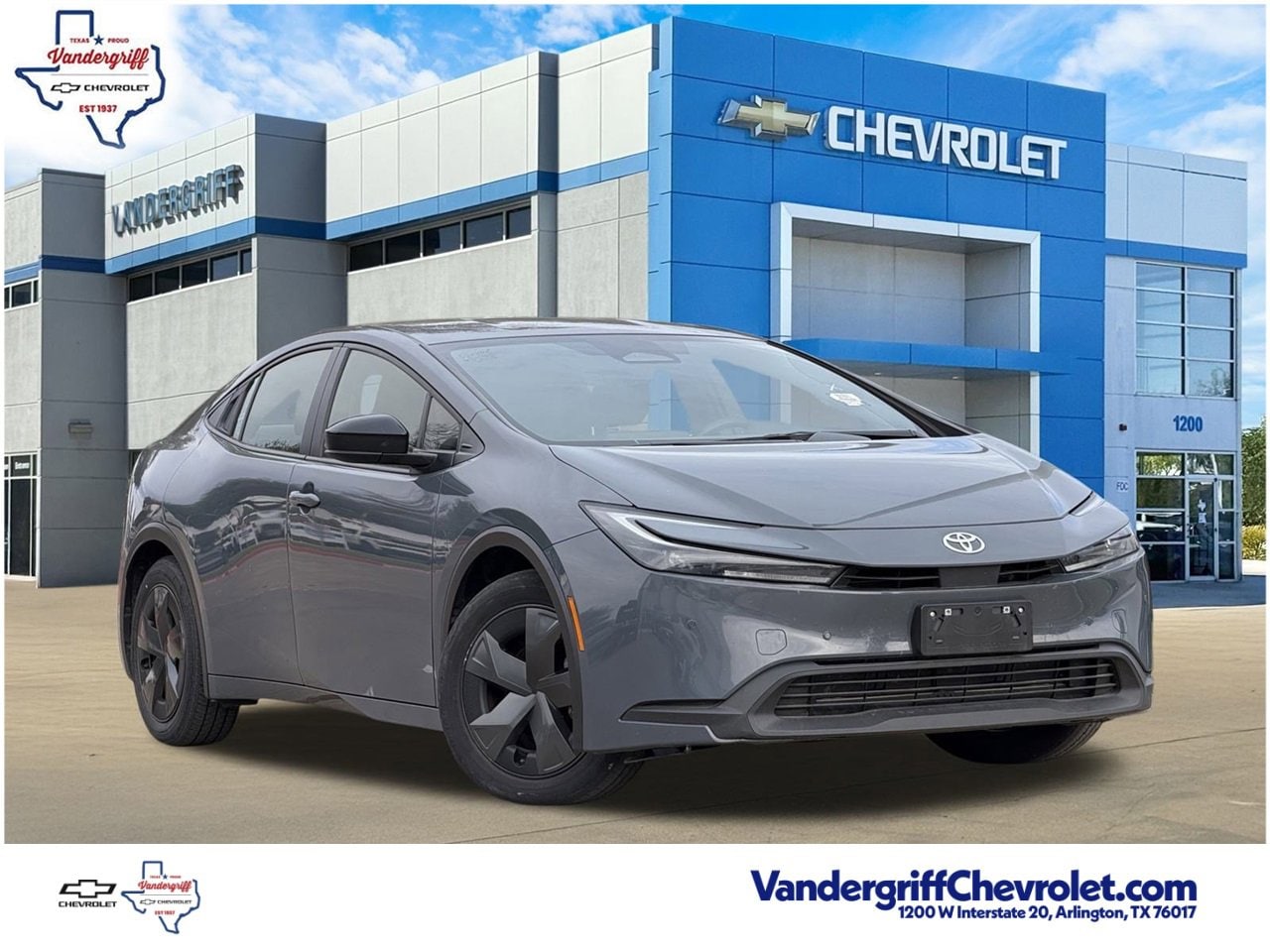 2024 Toyota Prius LE's photo