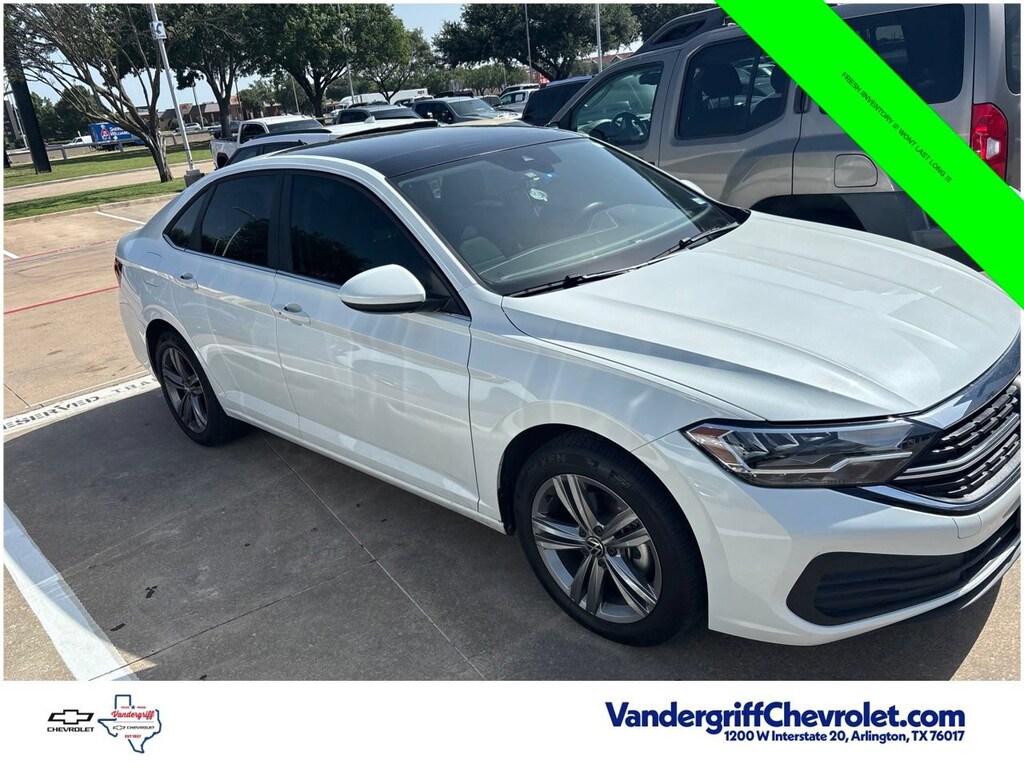 Used 2024 Volkswagen Jetta 1.5T SE Sedan