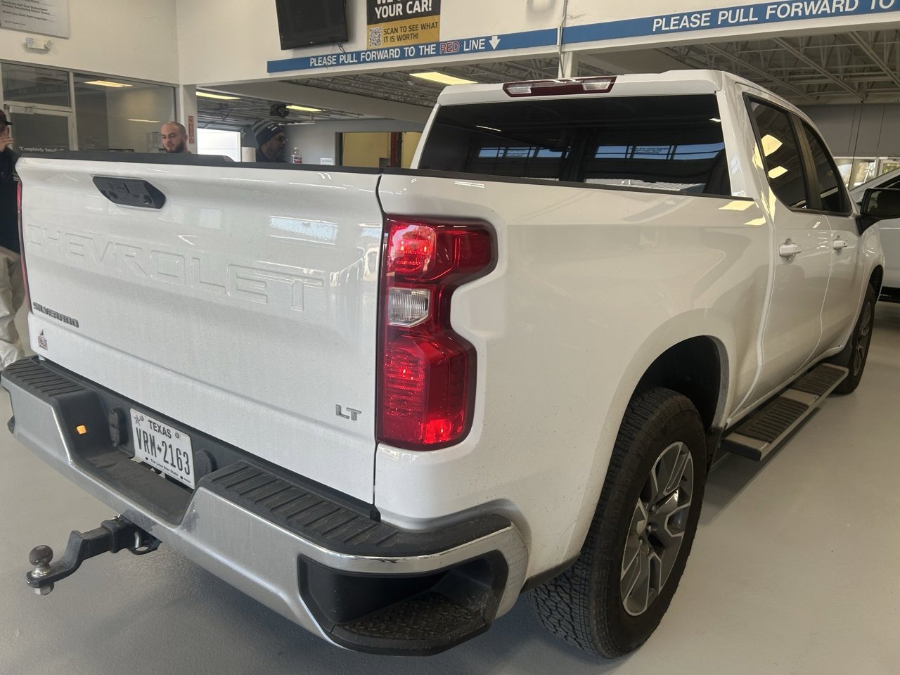 2024 Chevrolet Silverado 1500 LT photo 3