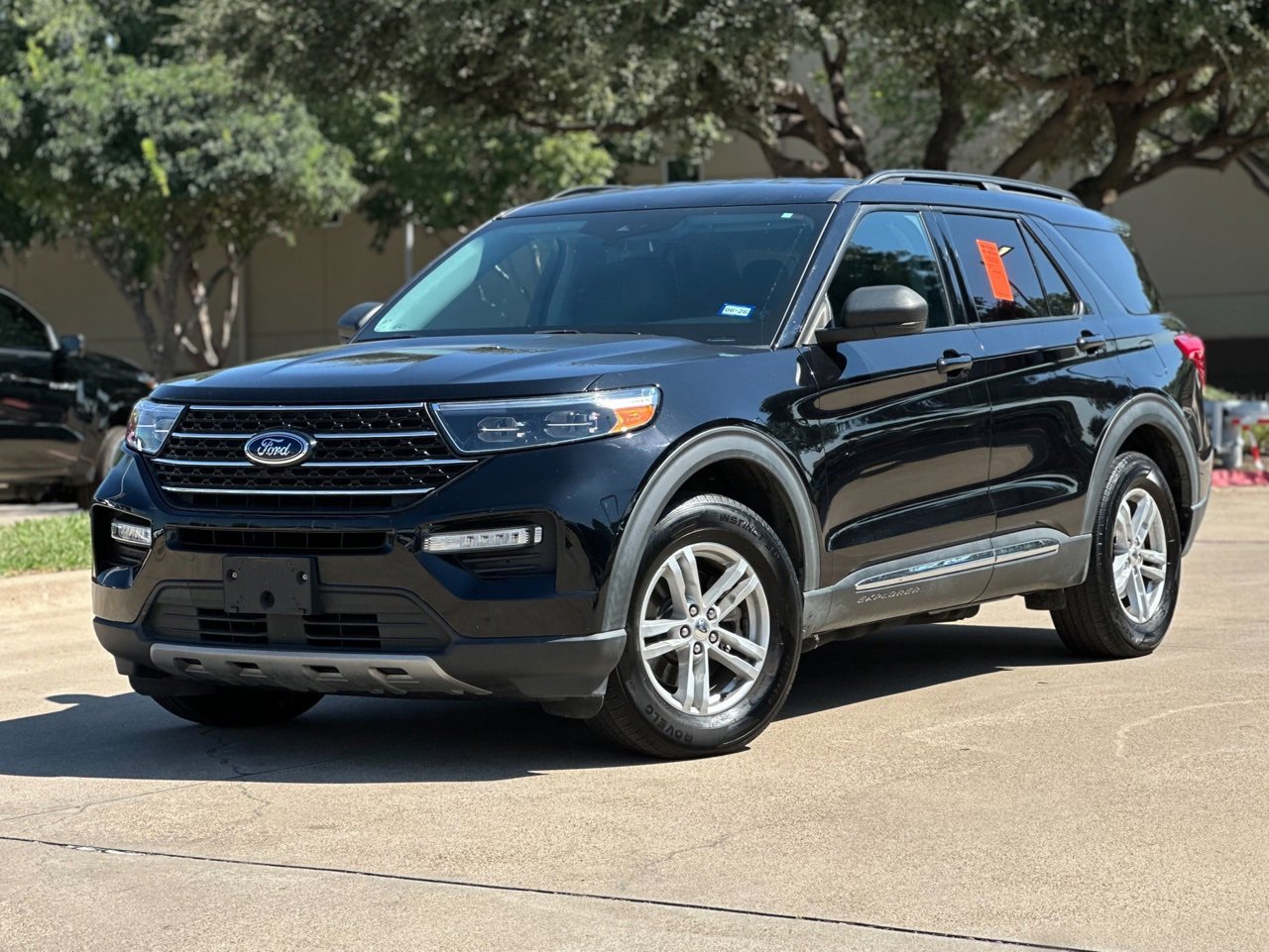2021 Ford Explorer XLT photo 3