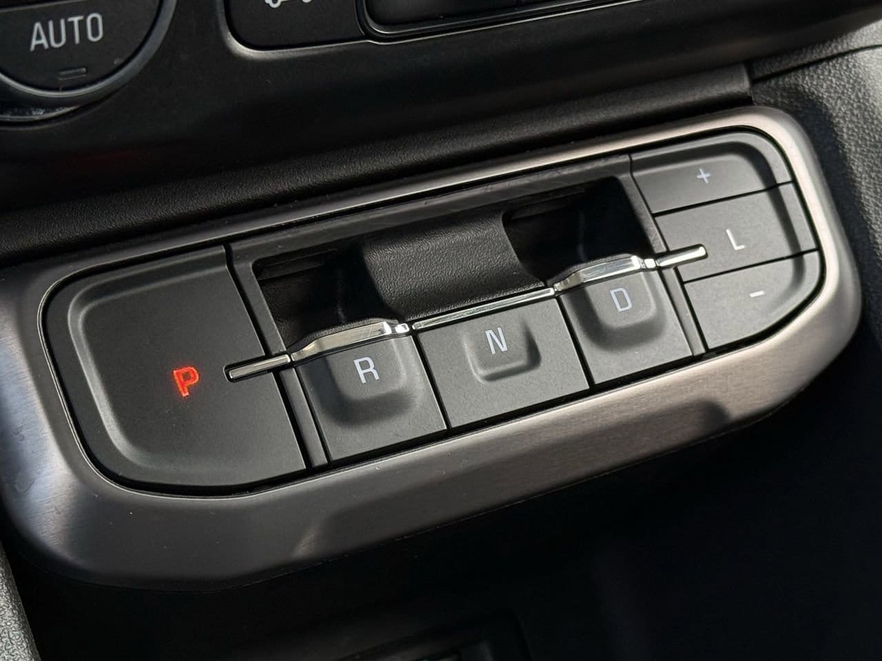 2023 GMC Acadia AT4 - Photo 19