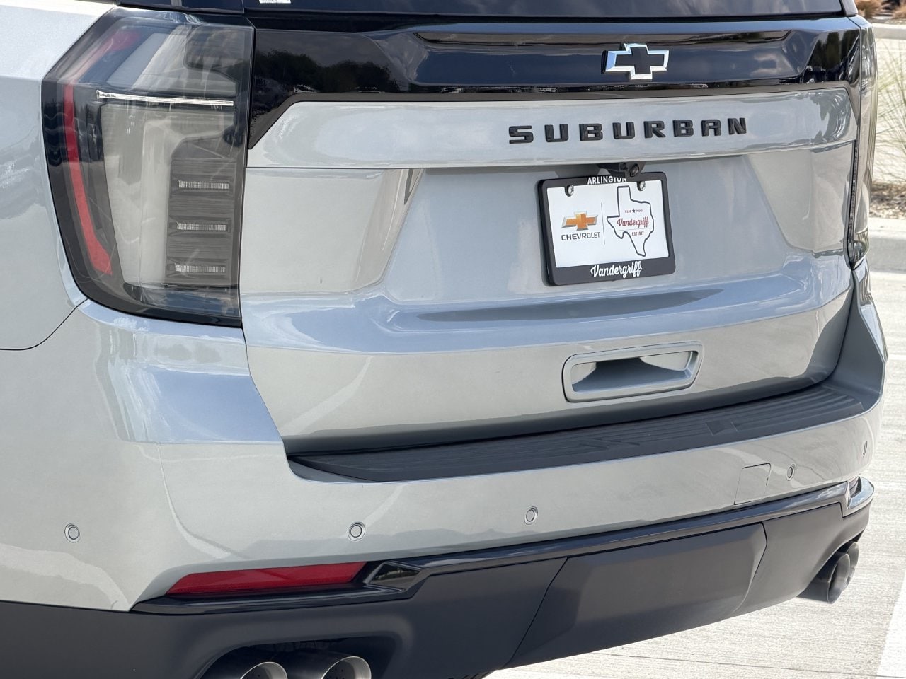 2026 Chevrolet Suburban Z71 - Photo 6