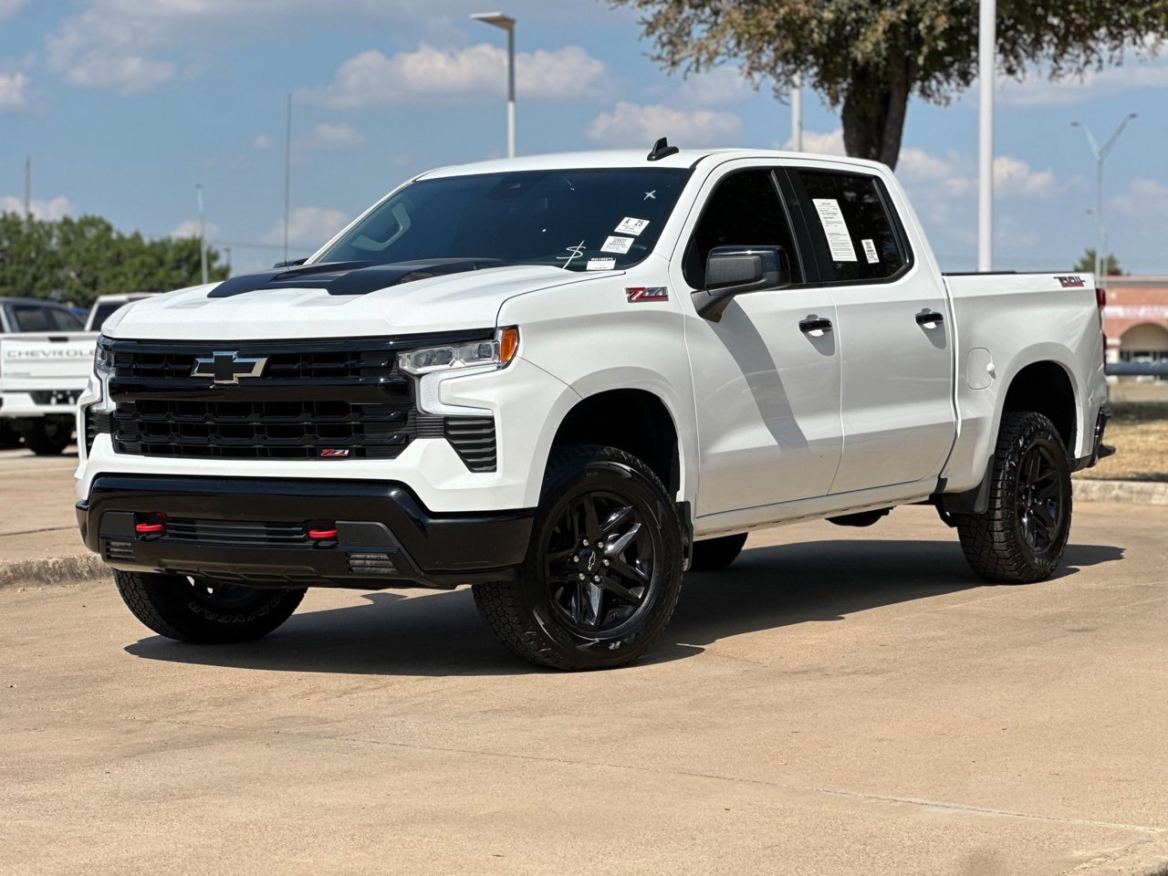 2024 Chevrolet Silverado 1500 LT Trail Boss photo 3
