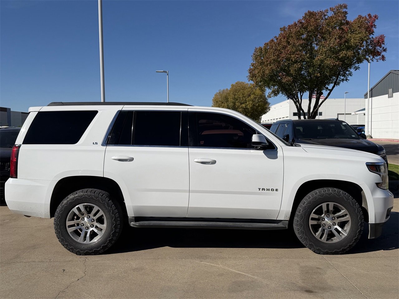 2016 Chevrolet Tahoe LS photo 2