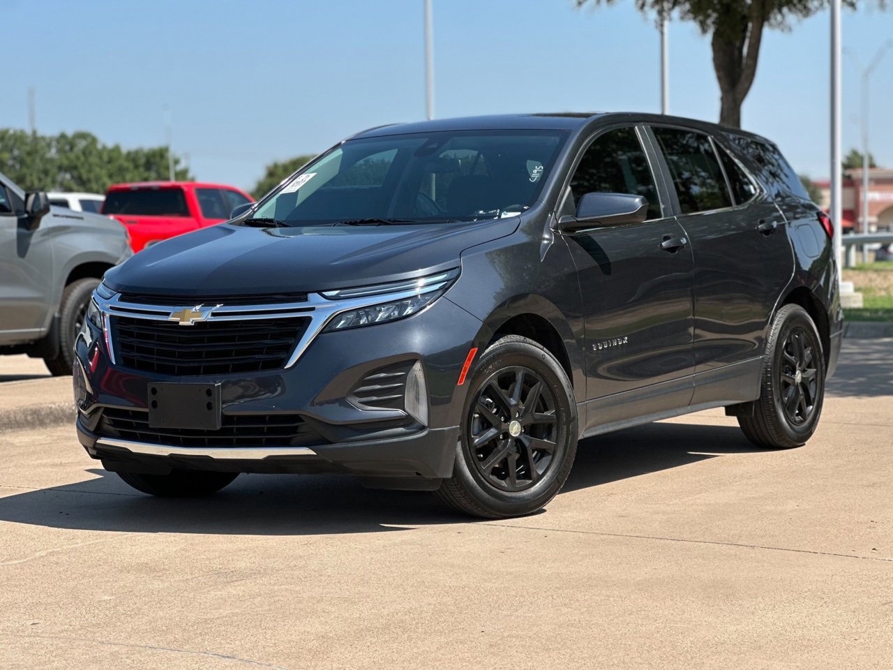2023 Chevrolet Equinox LT photo 3