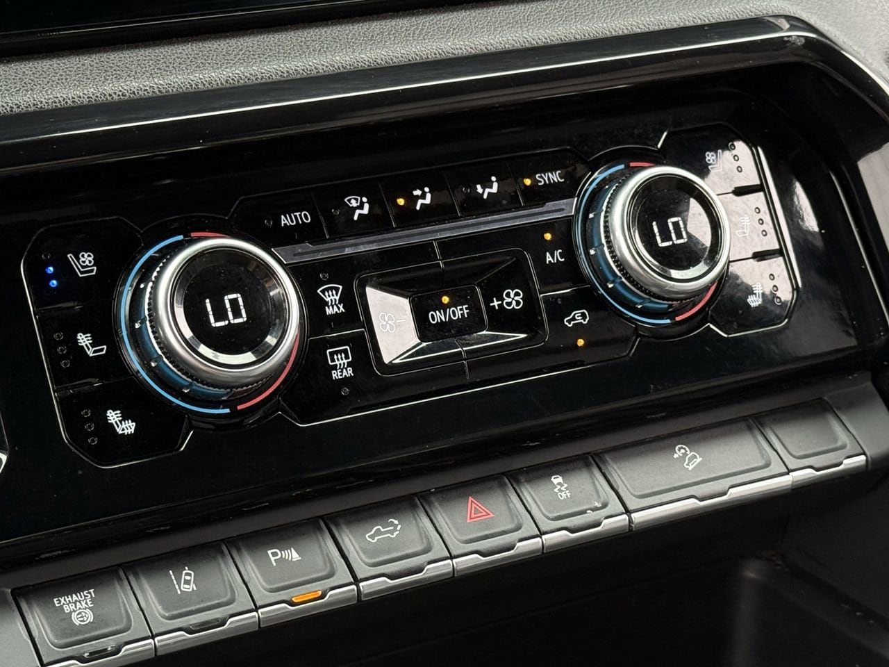 2024 GMC Sierra 2500HD AT4 - Photo 17