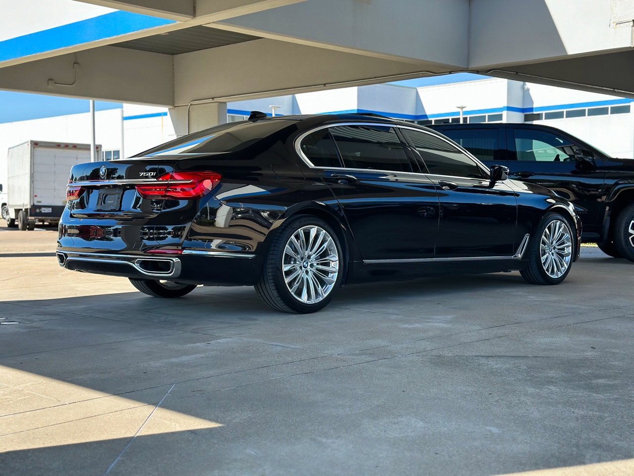 Used 2018 BMW 7 Series 750i with VIN WBA7F0C52JGM23558 for sale in Arlington, TX