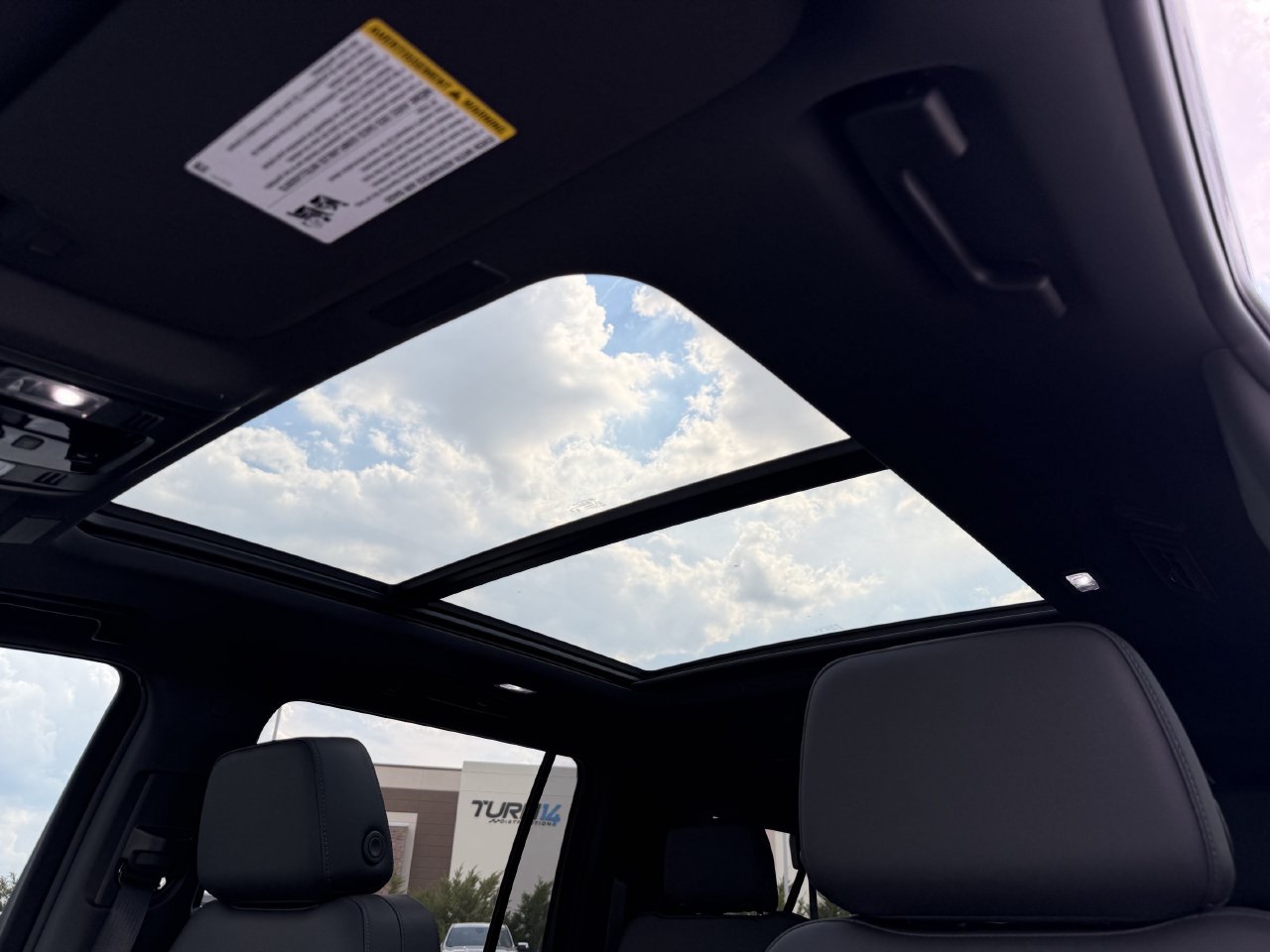 2026 Chevrolet Suburban Z71 - Photo 23
