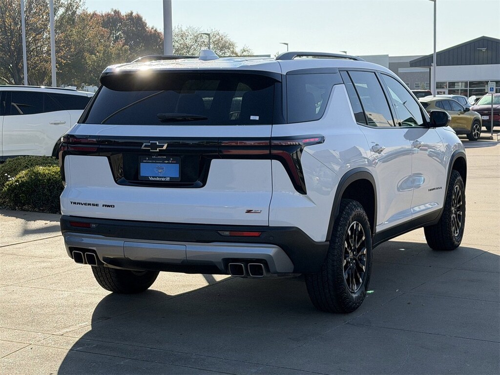 Used 2024 Chevrolet Traverse Z71 SUV