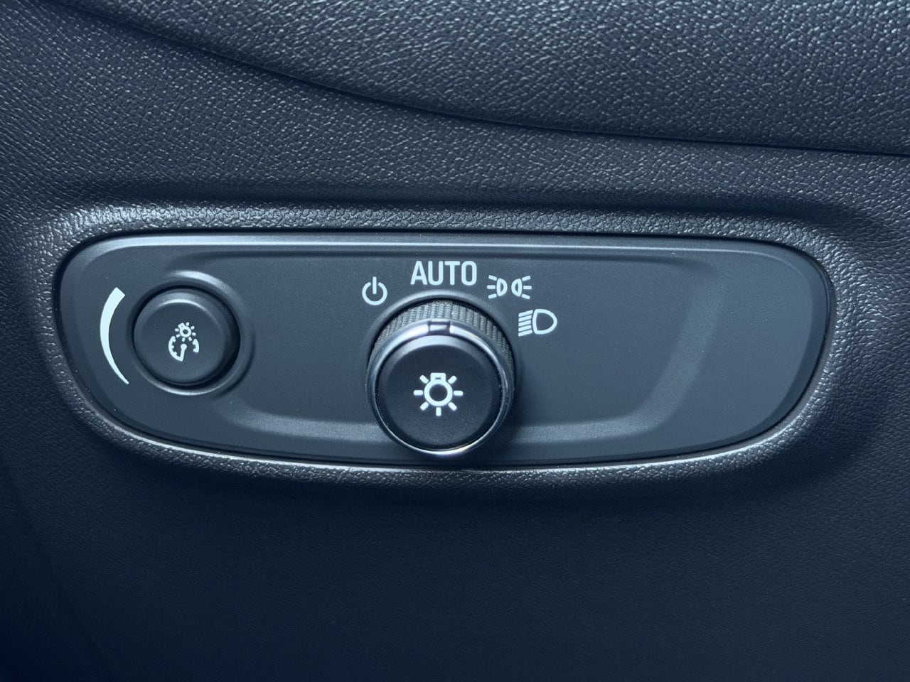 2024 Chevrolet Equinox LT - Photo 21