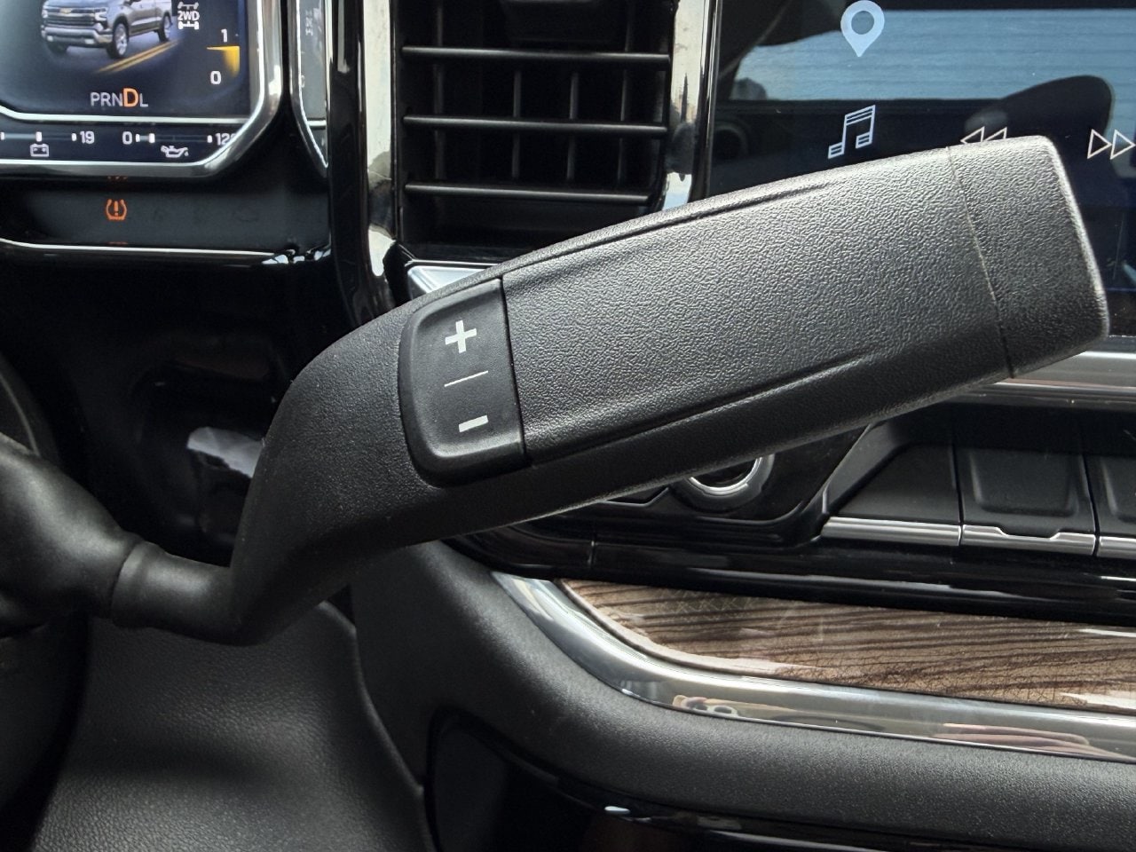 2023 Chevrolet Silverado 1500 LT - Photo 18