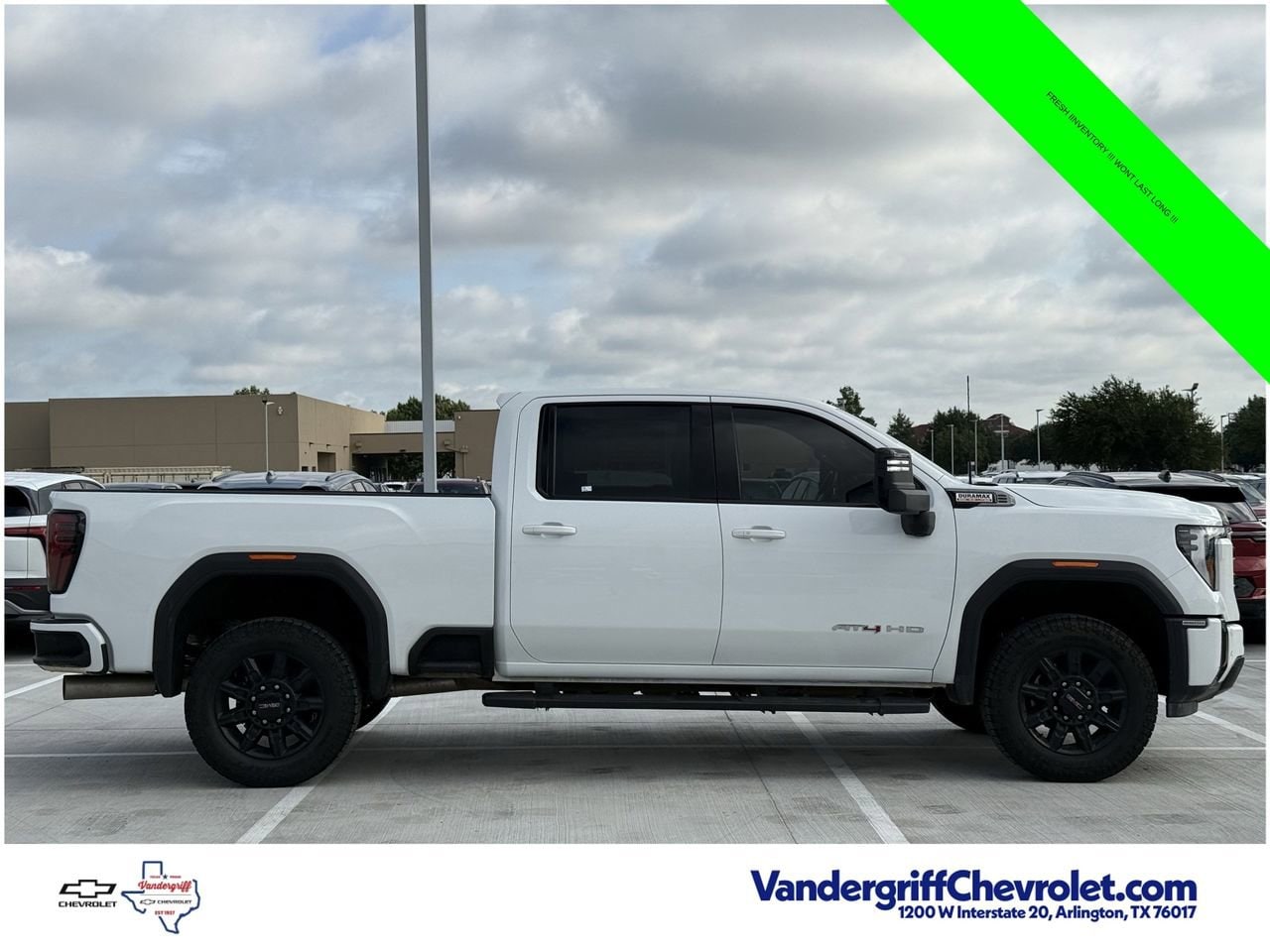 2025 GMC Sierra 2500HD AT4 - Photo 3