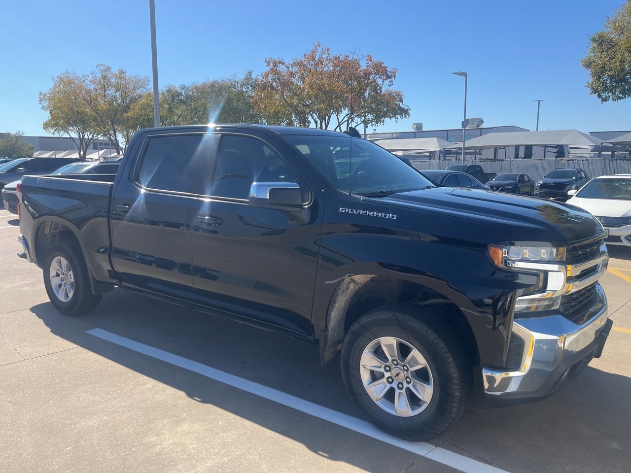 2019 Chevrolet Silverado 1500 LT photo 3