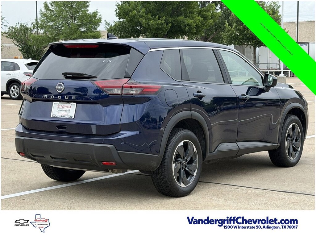 Used 2025 Nissan Rogue SV FWD SUV
