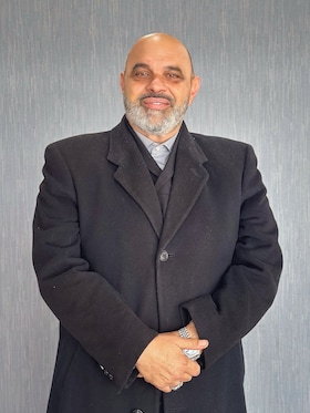 Staff member Mo Abou-Garad from ID_2b87be861797