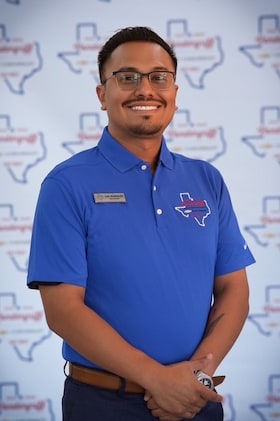Staff member Luis Rodriguez from ID_a2834cc4964e