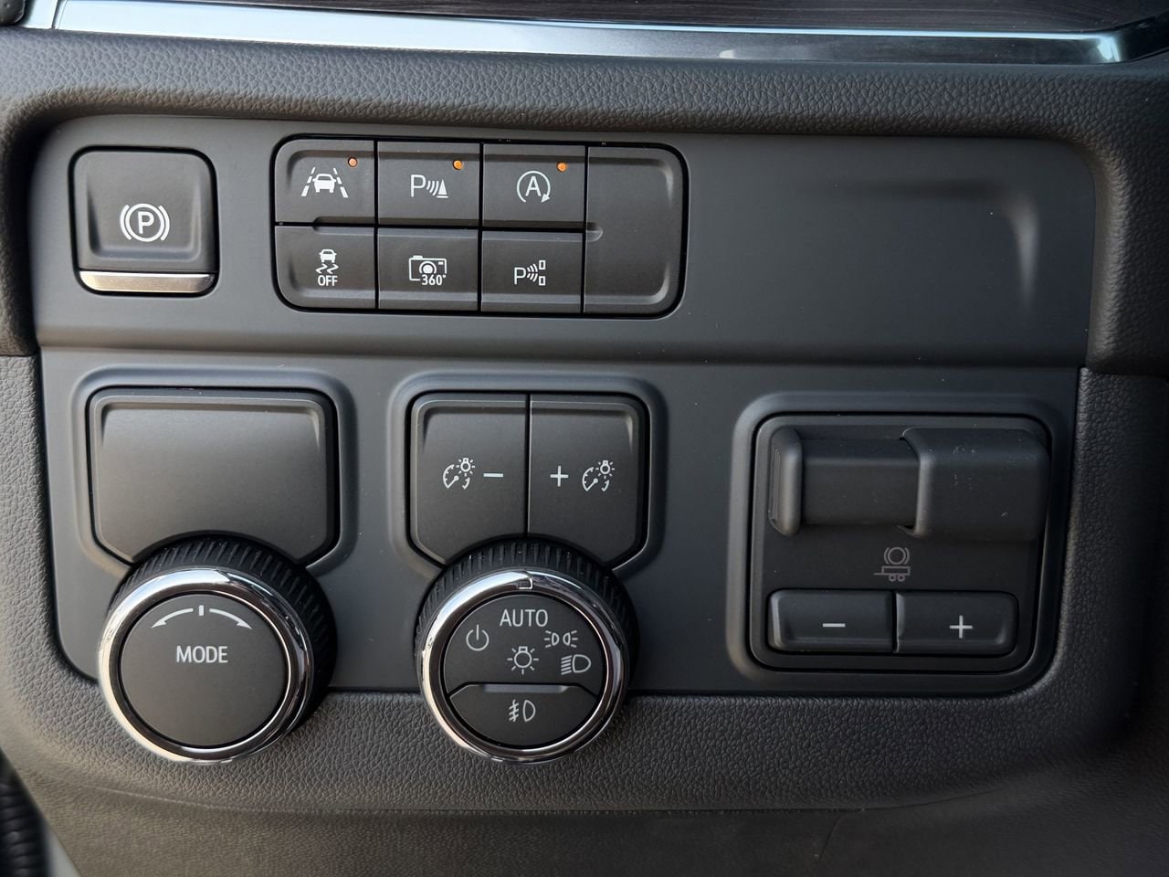 2026 Chevrolet Tahoe Premier - Photo 19