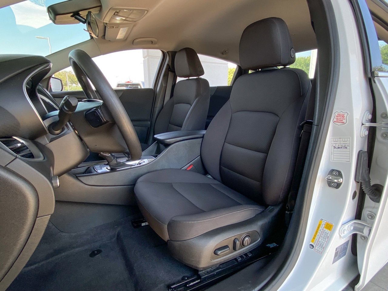2024 Chevrolet Malibu 1LT photo 4