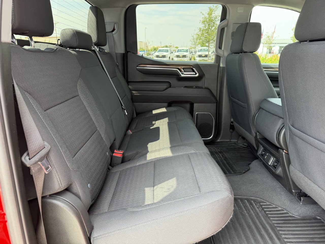 2023 Chevrolet Silverado 1500 LT - Photo 25