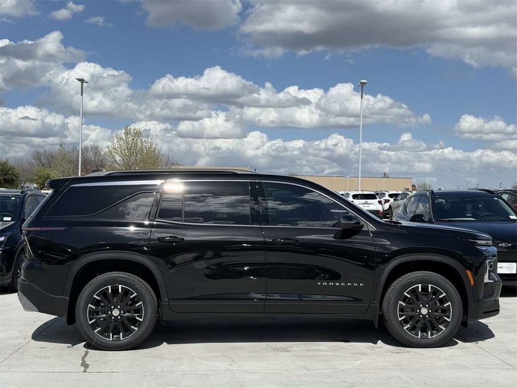 New 2026 Chevrolet Traverse LT SUV