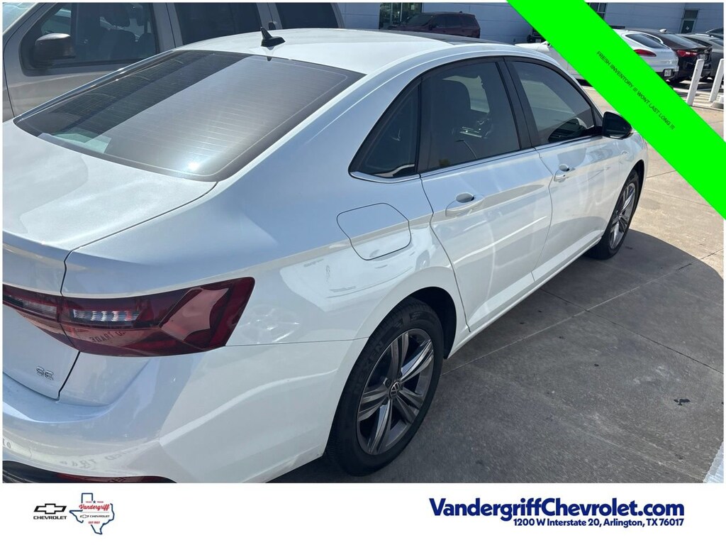 Used 2024 Volkswagen Jetta 1.5T SE Sedan