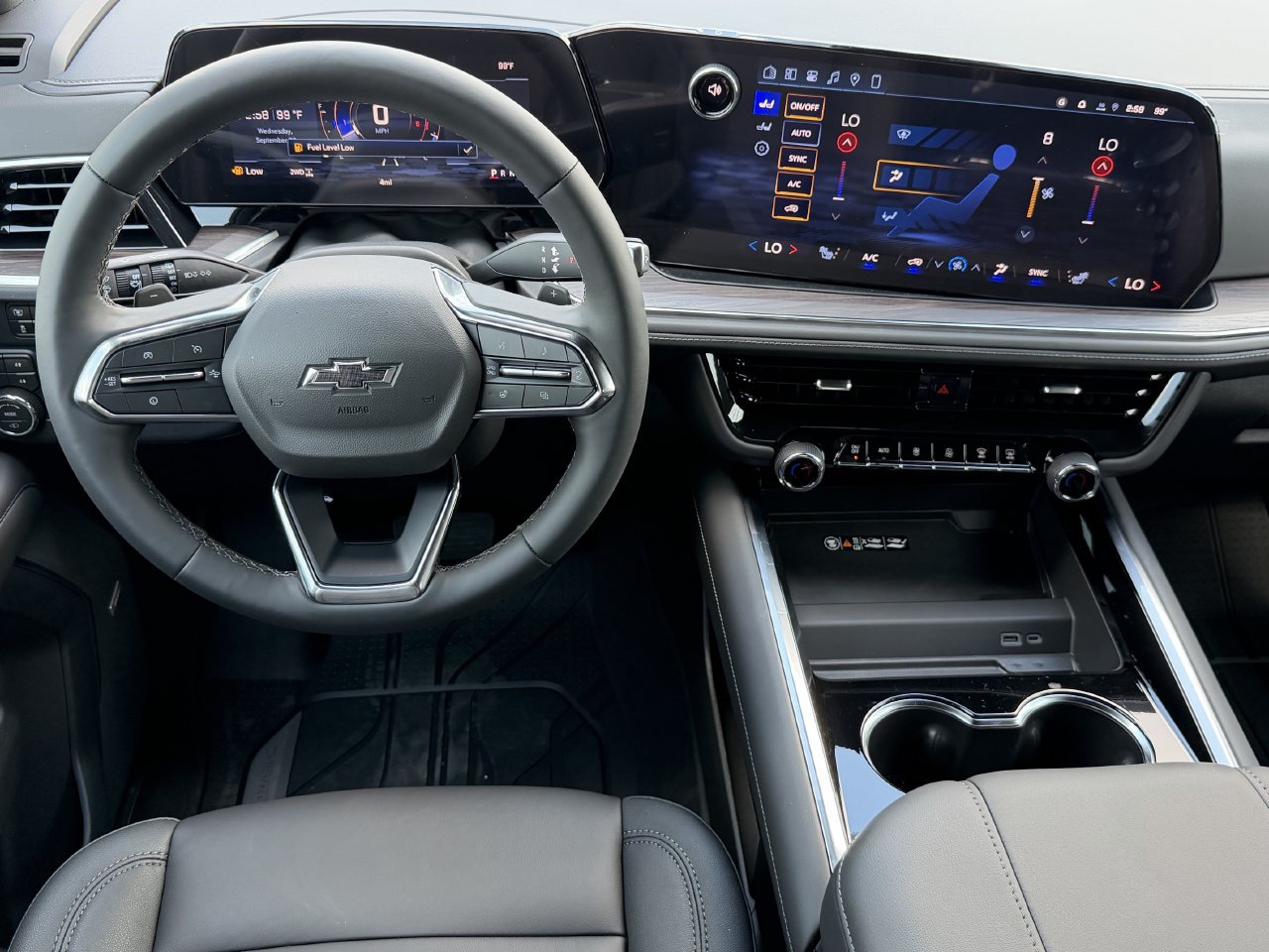 2026 Chevrolet Suburban Z71 - Photo 11