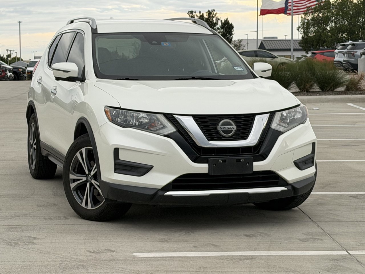 Used 2019 Nissan Rogue SV with VIN 5N1AT2MT3KC769262 for sale in Arlington, TX