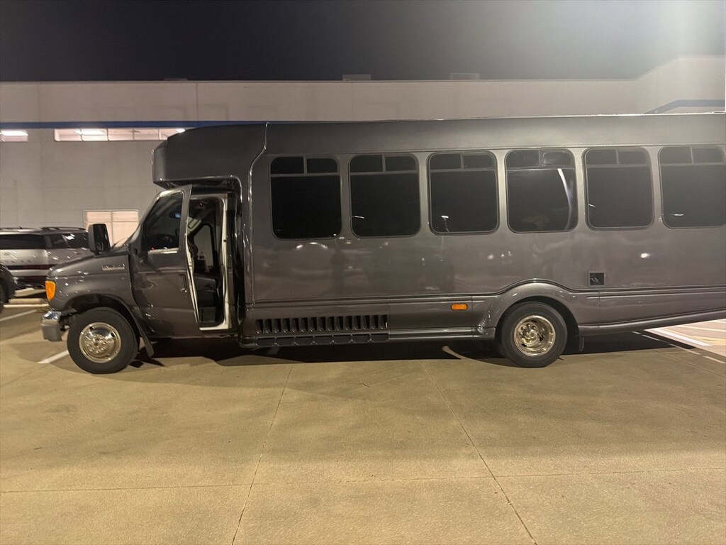 Used 2007 Ford Econoline 450 Cutaway Base DRW Truck