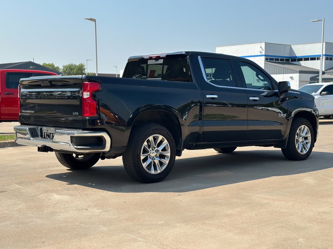2021 Chevrolet Silverado 1500 LTZ photo 2
