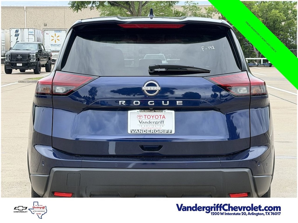 Used 2025 Nissan Rogue SV FWD SUV