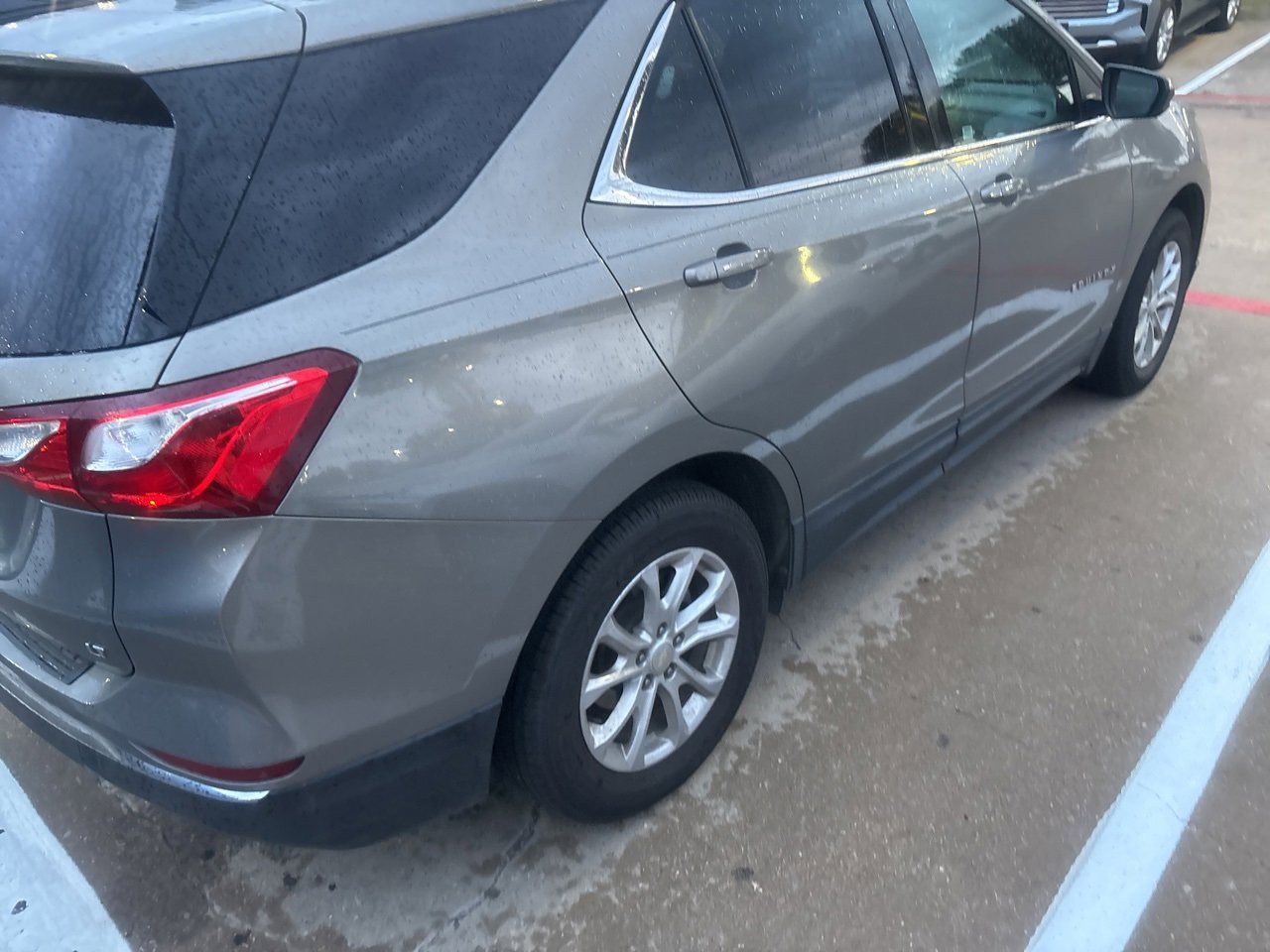 2018 Chevrolet Equinox LT photo 3