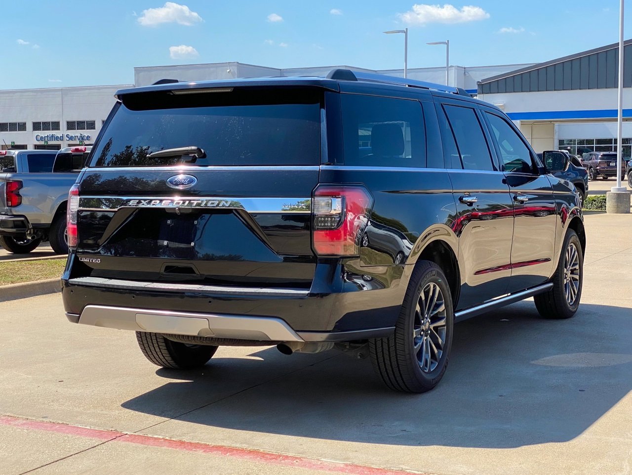 2019 Ford Expedition MAX Limited photo 2