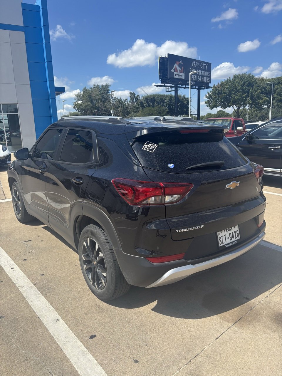 2023 Chevrolet Trailblazer LT photo 2